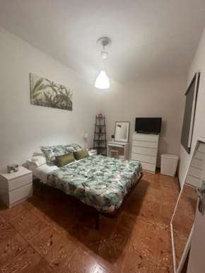 Apartamento casa babi, habitacion matrimonial en casa compartida